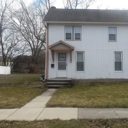 Buy this 3 bed house on 220 North Cross Street in Sycamore, IL 60178