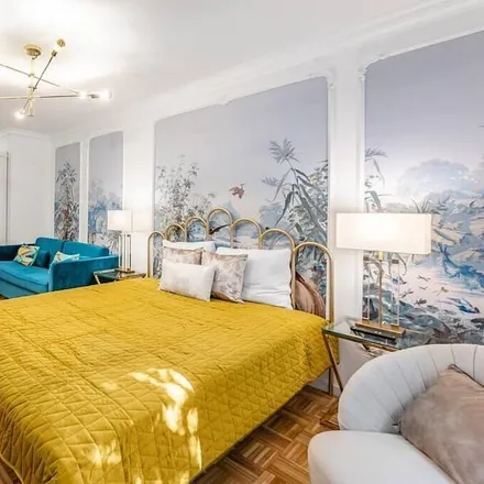 Rent this studio apartment on 1823 Montreux