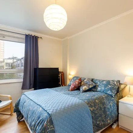 Image 3 - William Harvey House, Whitlock Drive, London, SW19 6SH, United Kingdom - Apartment for rent