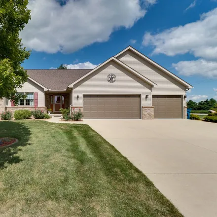 Buy this 3 bed house on 304 Prairie View Drive in Hudson, McLean County