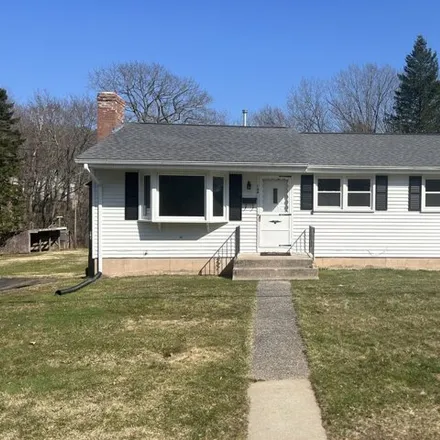 Rent this 3 bed house on 124 Dorothy Drive in Middletown, CT 06457
