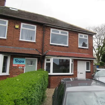 Rent this 3 bed townhouse on Pinfold Hill in Colton, LS15 0PW