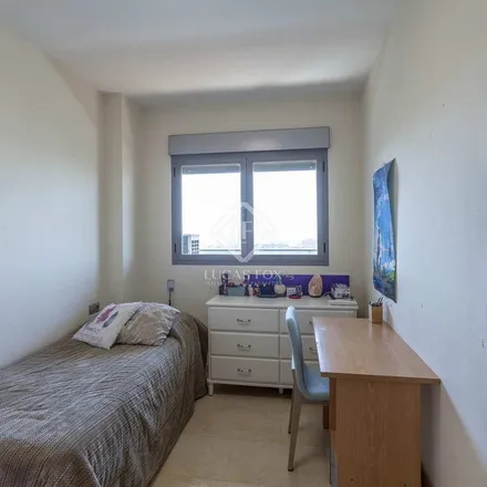Rent this 3 bed apartment on Hernán Cortés - Ciril Amorós in Carrer d'Hernán Cortés, 46004 Valencia