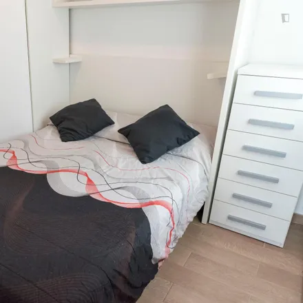 Rent this 1 bed apartment on Madrid in Centro de FP José Ramón Otero, Calle de Clemente Fernández