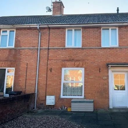 Rent this 3 bed townhouse on 163 Kendale Road in Bridgwater, TA6 3QG