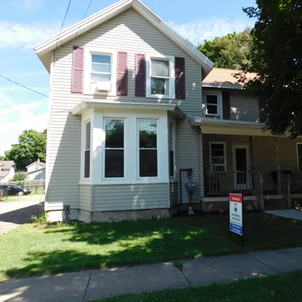 Buy this 4 bed house on 514 West Hanover Street in Marshall, MI 49068