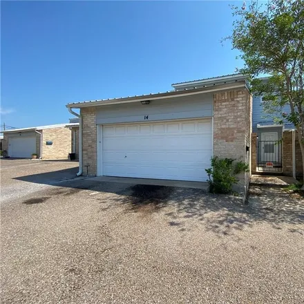 Rent this 3 bed townhouse on 830 Cliff Drive in Nueces Bay Colonia, Portland