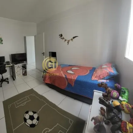 Buy this 2 bed apartment on Rua Cândido Pires de Almeida in Centro, Jacareí - SP