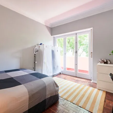 Rent this 11 bed room on Avenida Elias Garcia