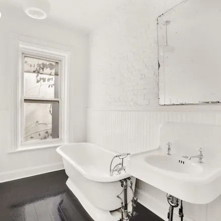 Image 3 - 480 Putnam Avenue, New York, NY 11221, USA - Townhouse for rent