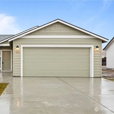 Buy this 3 bed house on Quintanilla Street in Moses Lake, WA 98837