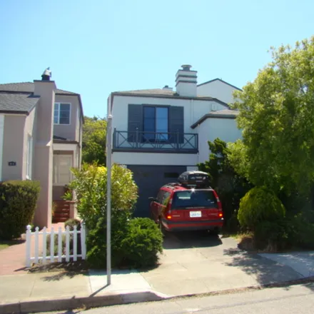 Rent this 3 bed apartment on San Francisco