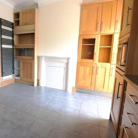 Image 7 - Abbey Grove, London, SE2 9EX, United Kingdom - Townhouse for rent