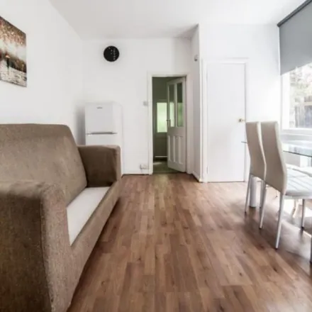 Rent this 7 bed apartment on 26 Sirdar Road in London, N22 6QP