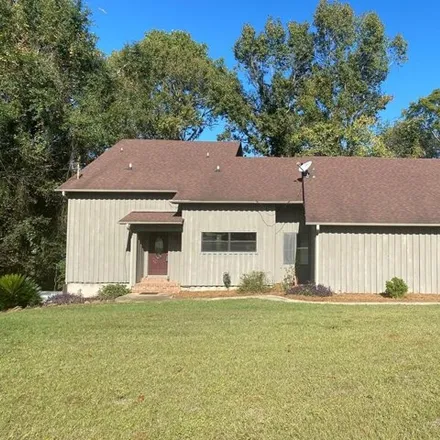Buy this 4 bed house on 190 Creek Circle in Eufaula, AL 36027