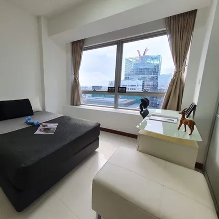 Rent this 3 bed apartment on Drop Off in The Sail @ Marina Bay, Singapore 018987