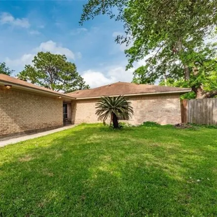 Image 4 - 4025 Briarglen Drive, Dickinson, TX 77539, USA - House for sale