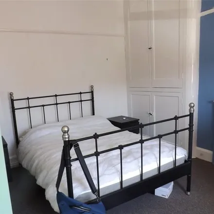 Rent this 5 bed duplex on Ffordd Farrar in Bangor, LL57 2DU