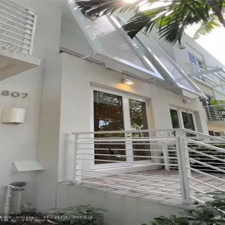 Image 3 - 817 Southeast 12th Court, Fort Lauderdale, FL 33316, USA - Townhouse for sale