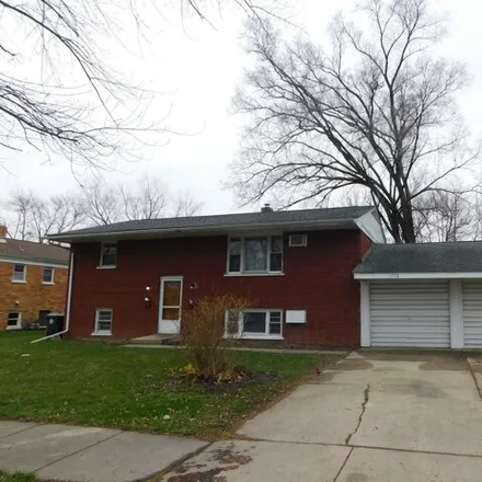 Rent this 2 bed house on 1724 West Illinois Avenue in Aurora, IL 60506