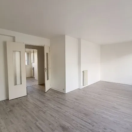 Rent this 3 bed apartment on 401 Rue de Couasnon in 45160 Olivet, France