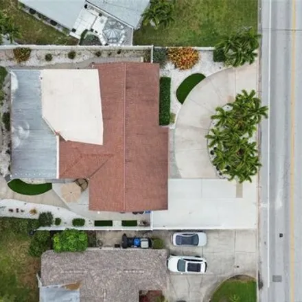 Image 4 - 172 79th Street South, Saint Petersburg, FL 33707, USA - House for sale