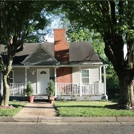 Buy this 2 bed house on 426 West 24 1/2 Street in Winston-Salem, NC 27105