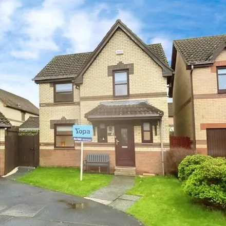 Buy this 3 bed house on Winstanley Wynd in Kilwinning, KA13 6EA