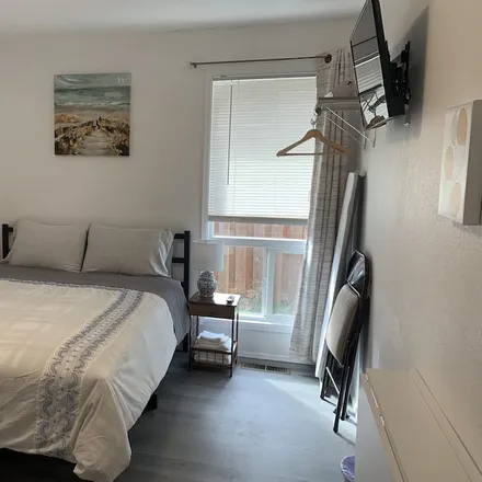 Rent this studio house on 140th Ave SE & Lake Hills Connector