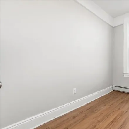 Image 7 - 325 Autumn Avenue, New York, NY 11208, USA - Apartment for rent