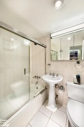 Image 7 - 142 West 82nd Street, New York, NY 10024, USA - Apartment for sale