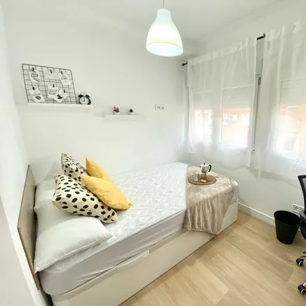 Rent this 4 bed room on Madrid in Calle Gladiolo, 1