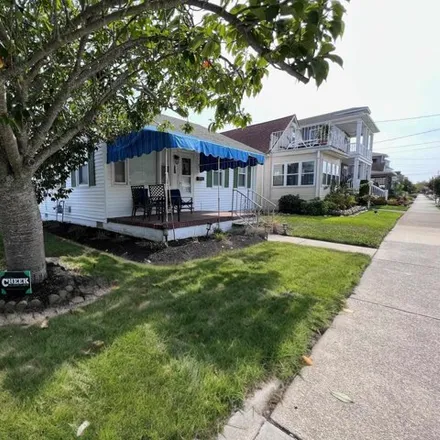 Rent this 3 bed house on 299 Amherst Avenue in Margate City, Atlantic County