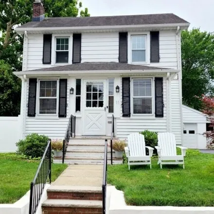 Rent this 3 bed house on 11 Van Dyke Pl in Summit, New Jersey