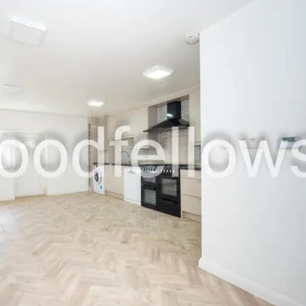 Image 2 - Manor Road, London, SM2 7AE, United Kingdom - Townhouse for rent