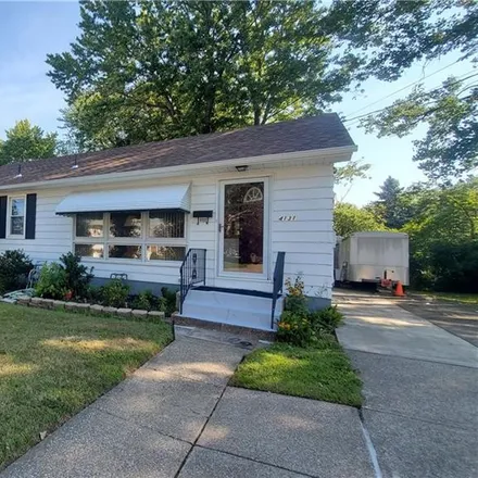 Buy this 3 bed house on 4131 Dexter Avenue in Erie, PA 16504