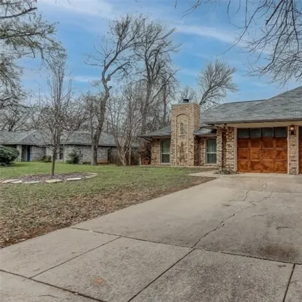 Image 3 - 195 Shady Oaks Drive, Burleson, TX 76028, USA - House for rent