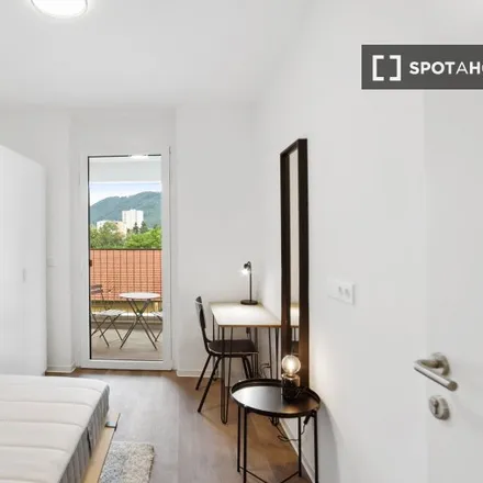 Rent this 3 bed room on Stahl Eberhardt in Waagner-Biro-Straße 117, 8020 Graz