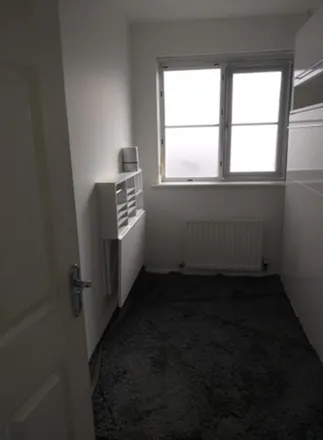 Image 4 - Blueberry Avenue, Manchester, M40 0GF, United Kingdom - Room for rent