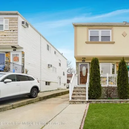 Rent this 3 bed house on 108 Laguardia Avenue in New York, NY 10314