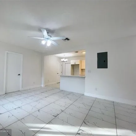 Image 4 - 1155 Northwest 11th Place, Fort Lauderdale, FL 33311, USA - House for sale