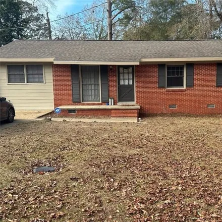 Buy this 4 bed house on 916 Jonathan Street in Fairlane, Dothan