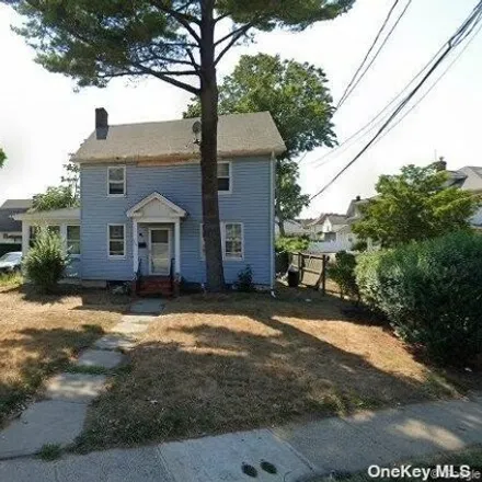 Rent this 5 bed house on 366 Greenwich Street in Village of Hempstead, NY 11550