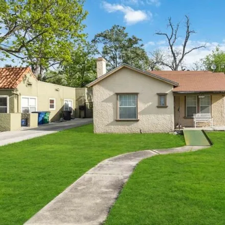 Buy this 2 bed house on Woodlawn Academy in 1717 West Magnolia Avenue, San Antonio