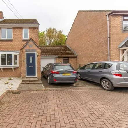Buy this 3 bed duplex on Pant Gwyn Close in Cwmbran, NP44 6HA
