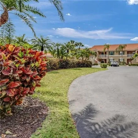 Buy this 3 bed condo on 6325 Huntington Lakes Circle in Collier County, FL 34119