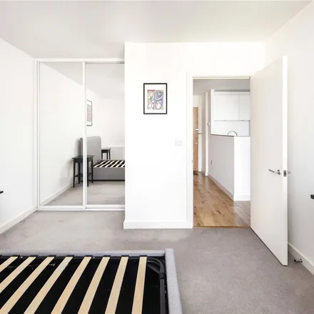Image 3 - Titanium Point, 24 Palmers Road, London, E2 0FA, United Kingdom - Apartment for rent