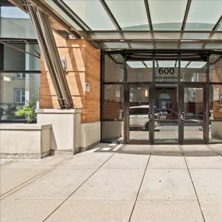 Image 2 - 600-610 West Drummond Place, Chicago, IL 60614, USA - Condo for sale