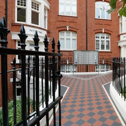 Image 5 - Hamlet Gardens, London, W6 0TT, United Kingdom - Apartment for rent