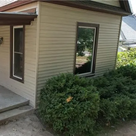 Buy this 2 bed house on 301 South 22nd Street in St. Joseph, MO 64501